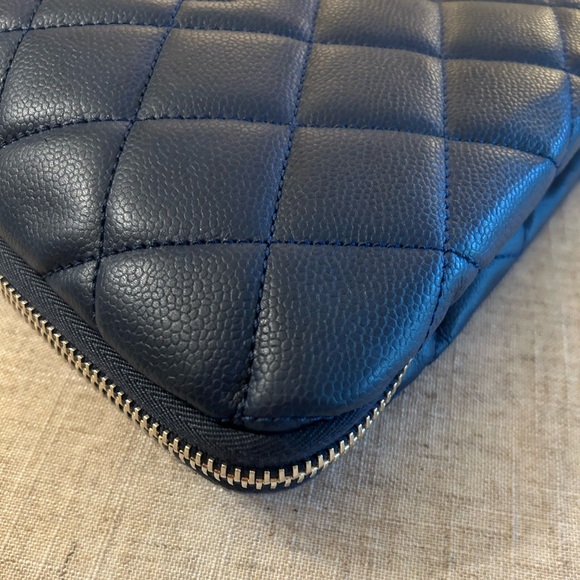 CHANEL Caviar Timeless Zip Around Tote Purse Bag W/Dust Cover, Box, Auth.Card - Picture 8 of 16